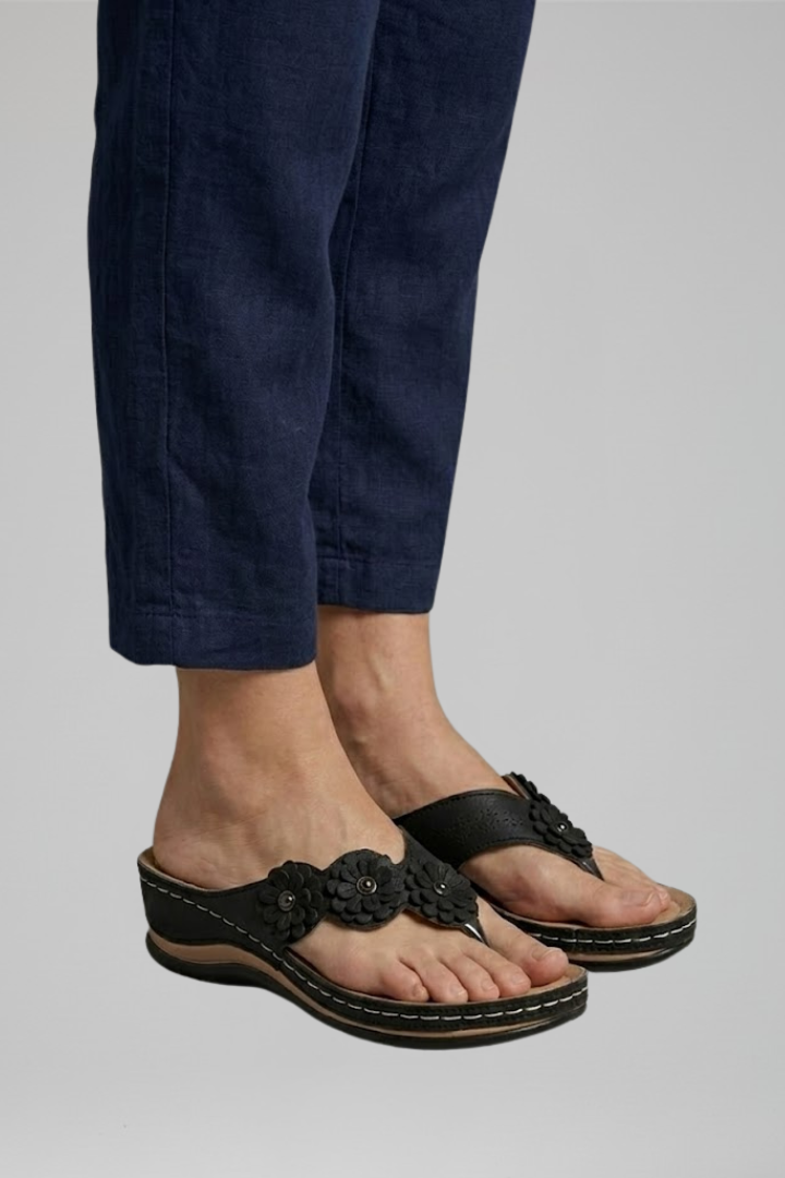 Arvelle | Women's Thong Sandals Platform Wedge - Black - Image 4