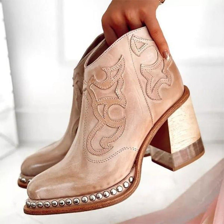 Calveth | Women&