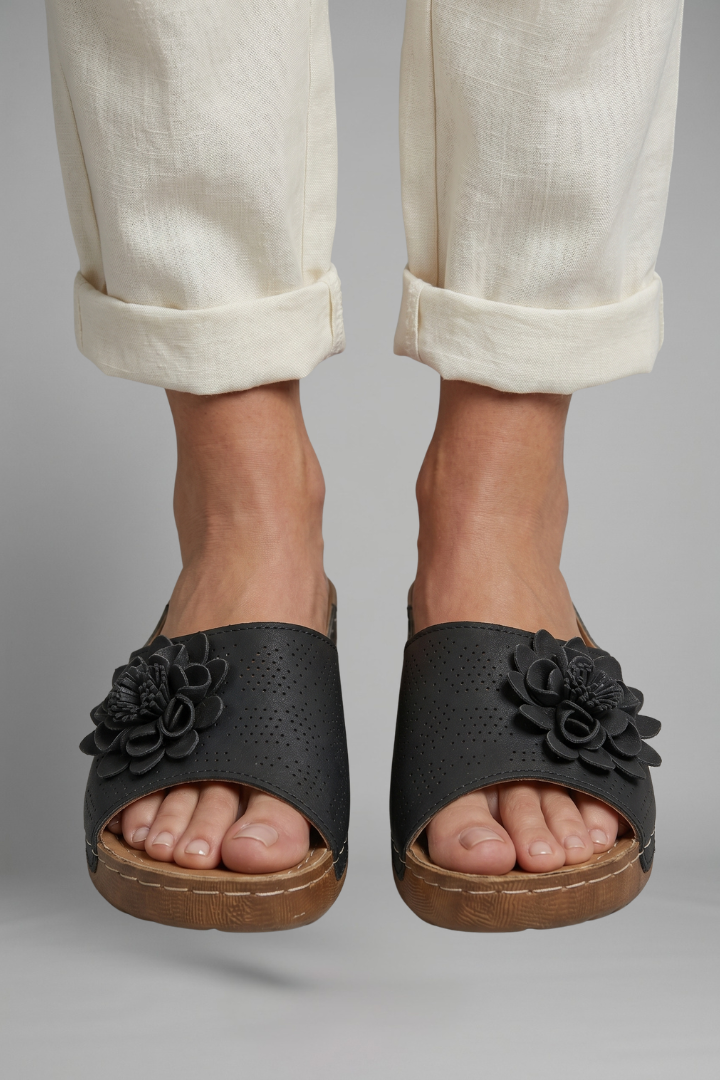 Loravel | Women's Slide Sandals - Black - Image 1