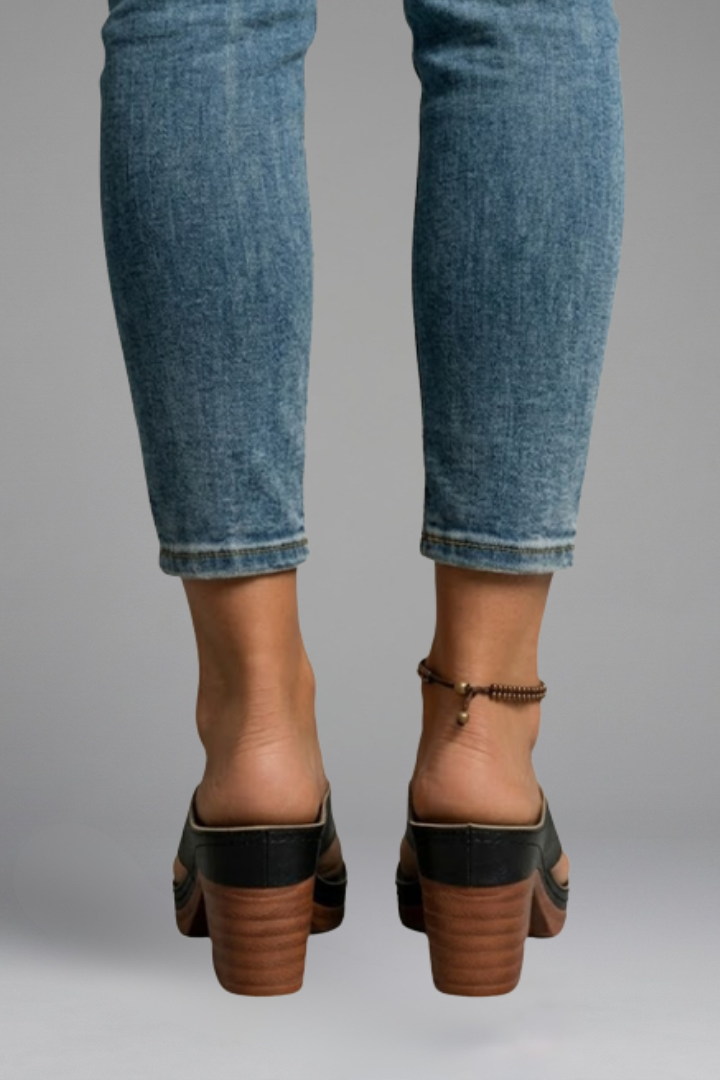Orvelle | Women's Block Heel Thong Sandals - Black - Image 4