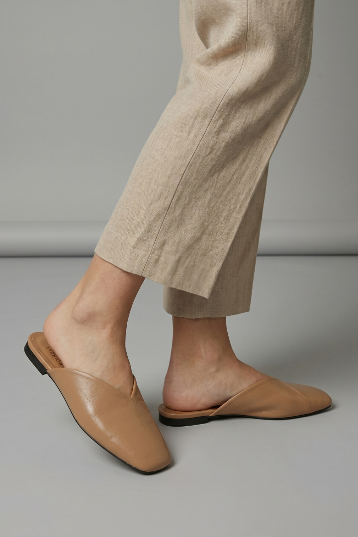 Solveth | Women's Square Toe Flat Mule Sandals - Camel - Image 5